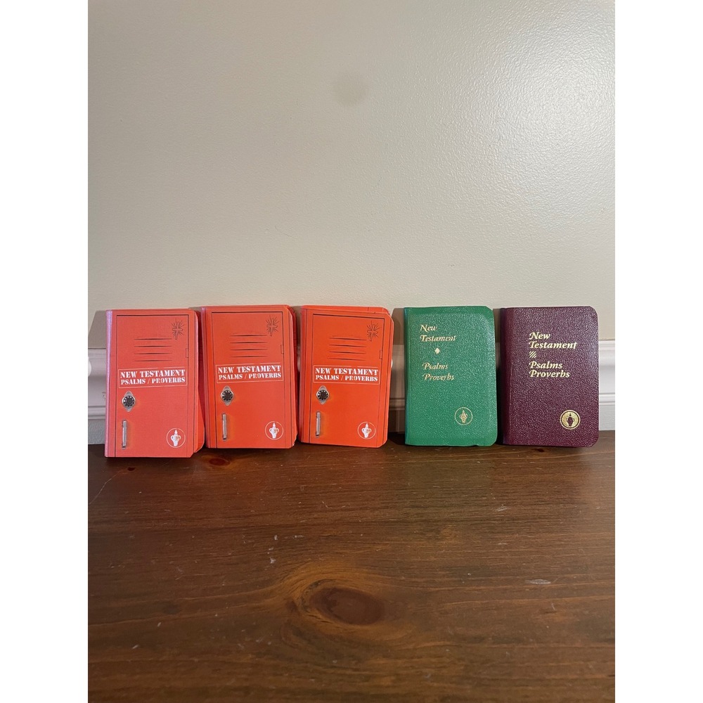 Gideons New Testament Bible Lot of 5 Pocket Size Locker Edition Green Burgundy